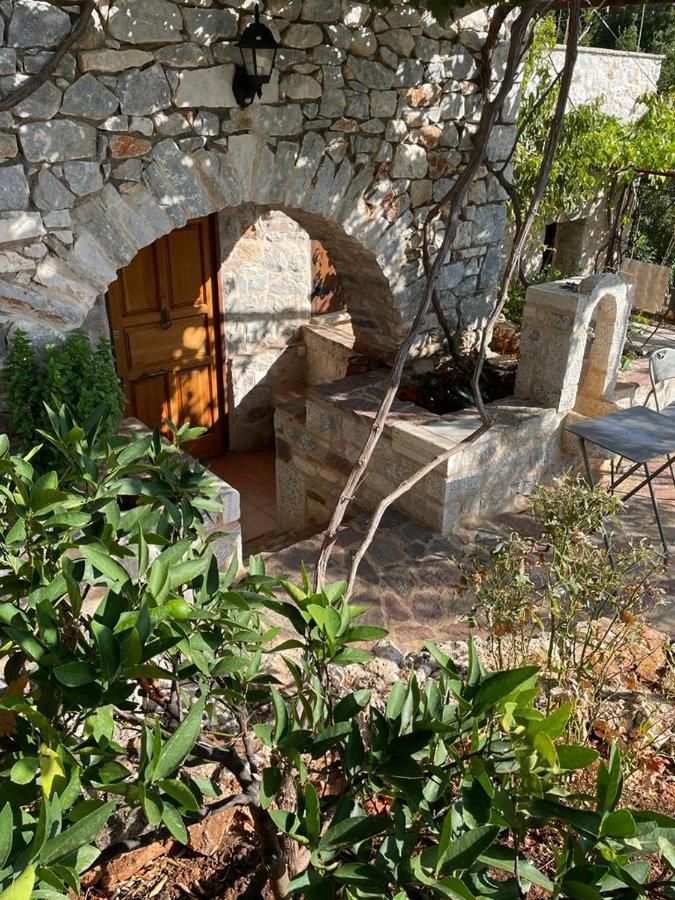 Find Your Peace In A Traditional Country House!! Láyia Dış mekan fotoğraf