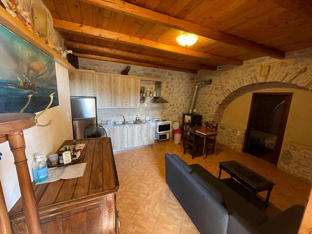 Find Your Peace In A Traditional Country House!! Láyia Dış mekan fotoğraf